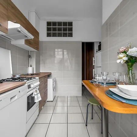 Comfort - Location, Metro Nearby - By Rentujemy Daire Varşova