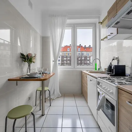 Comfort - Location, Metro Nearby - By Rentujemy