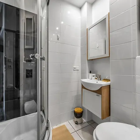 Comfort - Location, Metro Nearby - By Rentujemy *