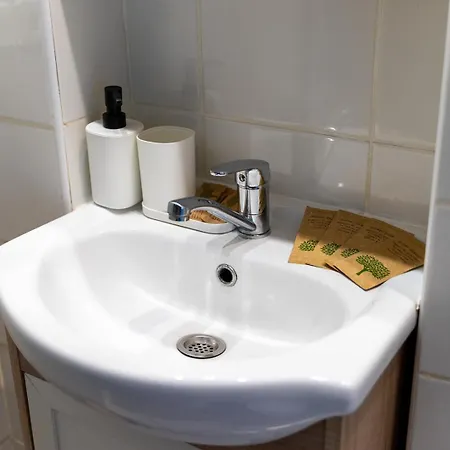Comfort - Location, Metro Nearby - By Rentujemy Apartment *