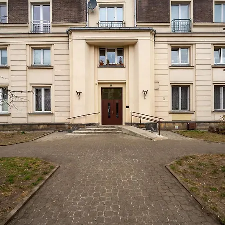 Apartment Comfort - Location, Metro Nearby - By Rentujemy