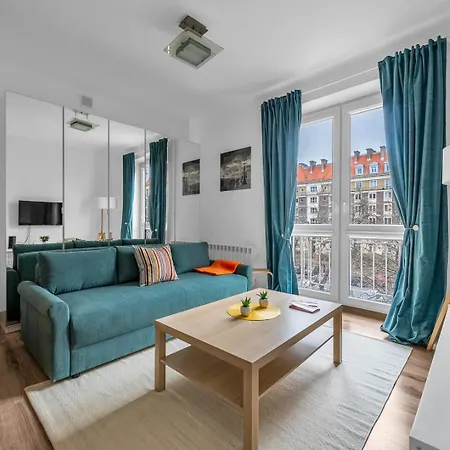 Apartment Comfort - Location, Metro Nearby - By Rentujemy