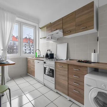Apartment Comfort - Location, Metro Nearby - By Rentujemy *