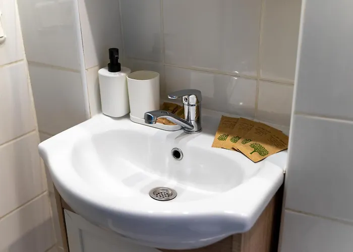 Comfort - Location, Metro Nearby - By Rentujemy Apartament *