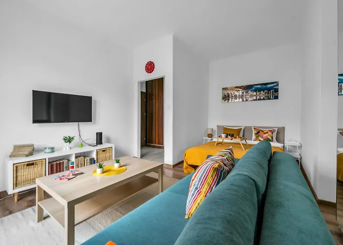 Comfort - Location, Metro Nearby - By Rentujemy Apartament *