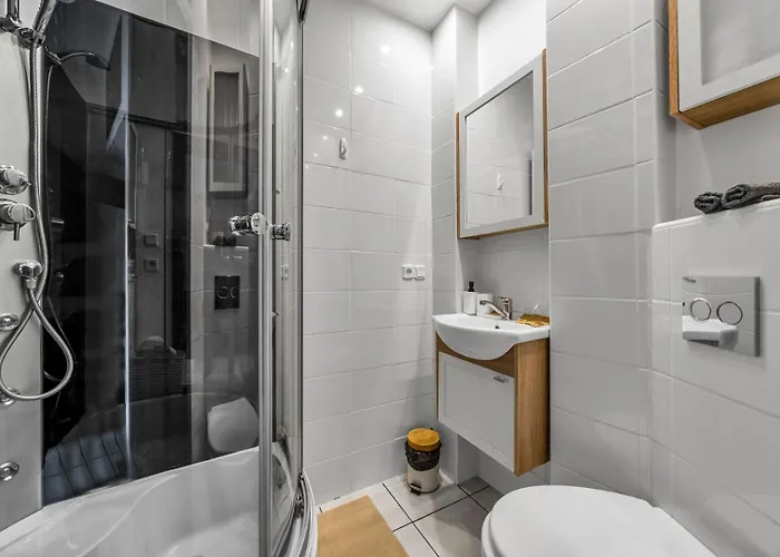 Comfort - Location, Metro Nearby - By Rentujemy *