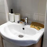 Comfort - Location, Metro Nearby - By Rentujemy Apartament *